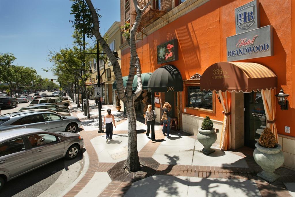 Brand Plaza Hotel Glendale Exterior foto