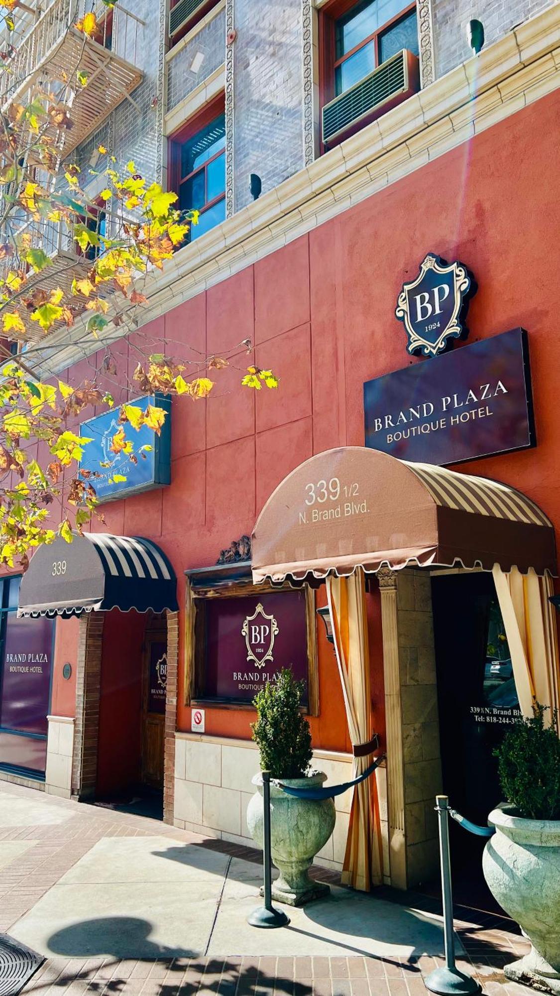 Brand Plaza Hotel Glendale Exterior foto