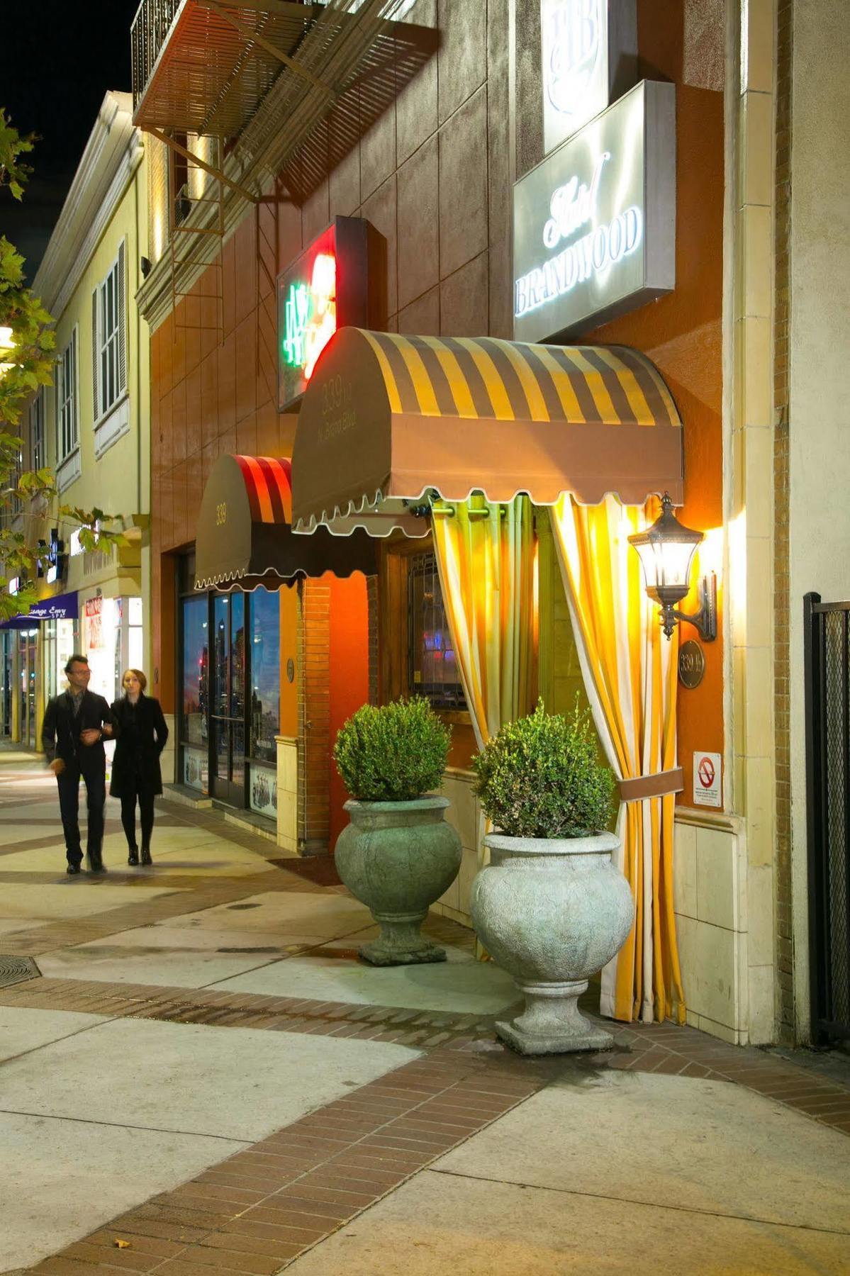 Brand Plaza Hotel Glendale Exterior foto