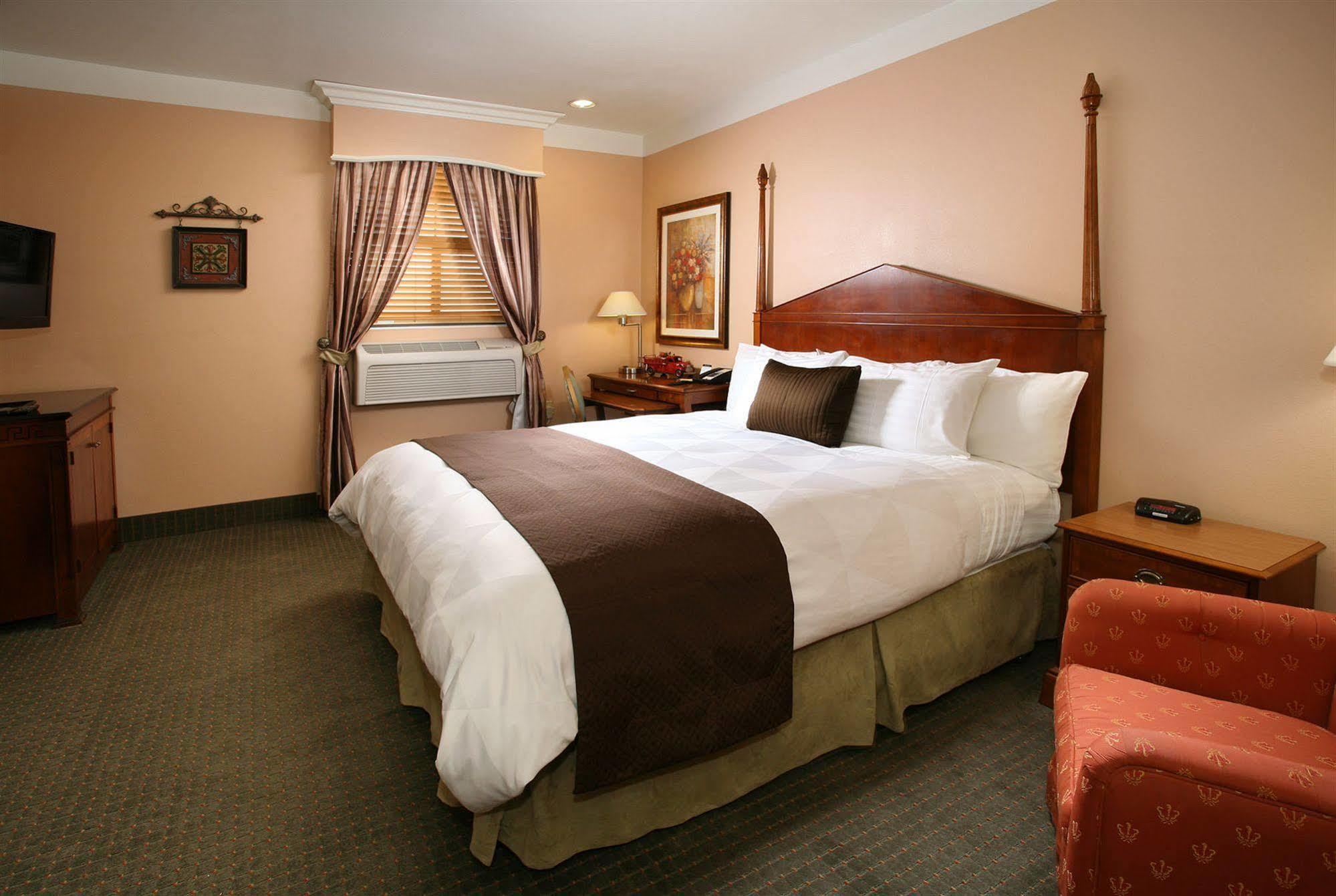 Brand Plaza Hotel Glendale Exterior foto